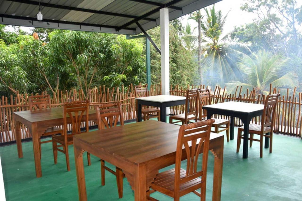 Thinaya Lake Resort Anuradhapura Kültér fotó