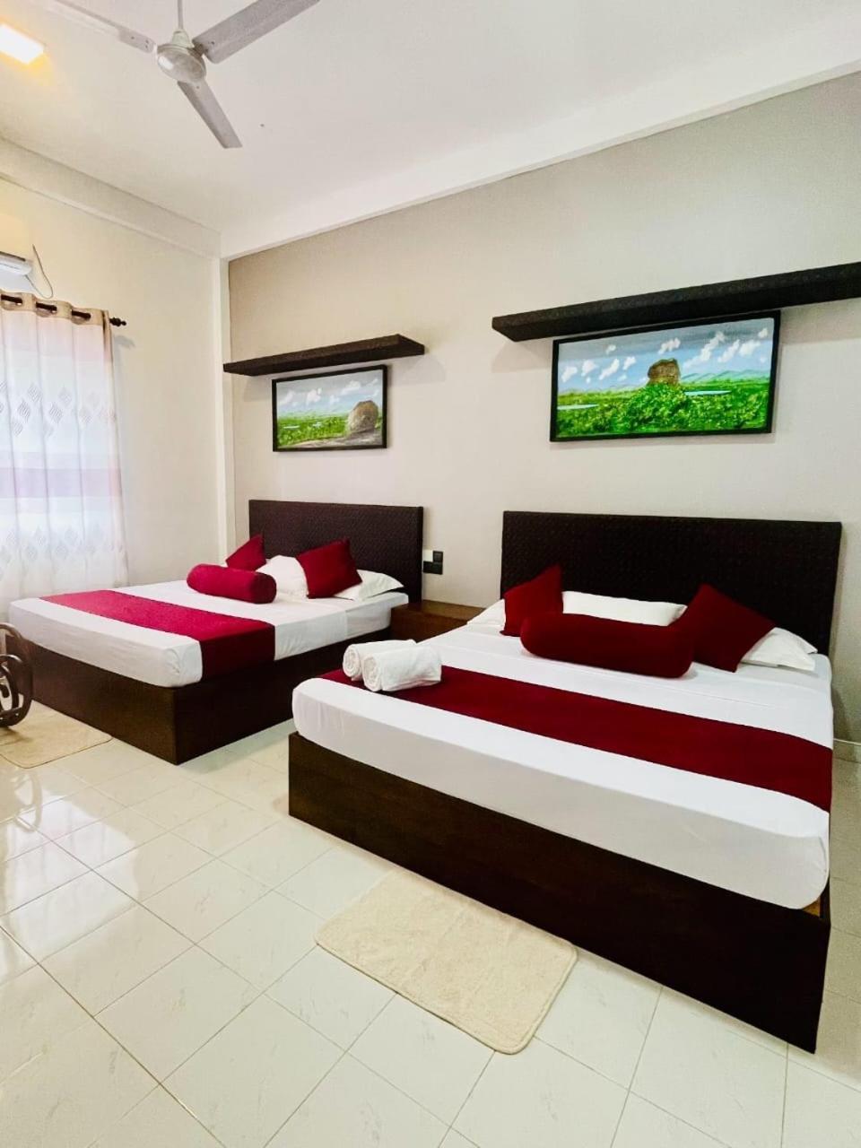 Thinaya Lake Resort Anuradhapura Kültér fotó