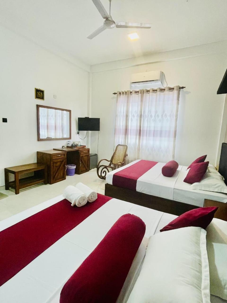 Thinaya Lake Resort Anuradhapura Kültér fotó